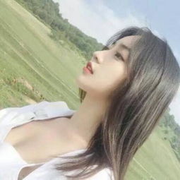 男子在龙门石窟河边捡到佛头